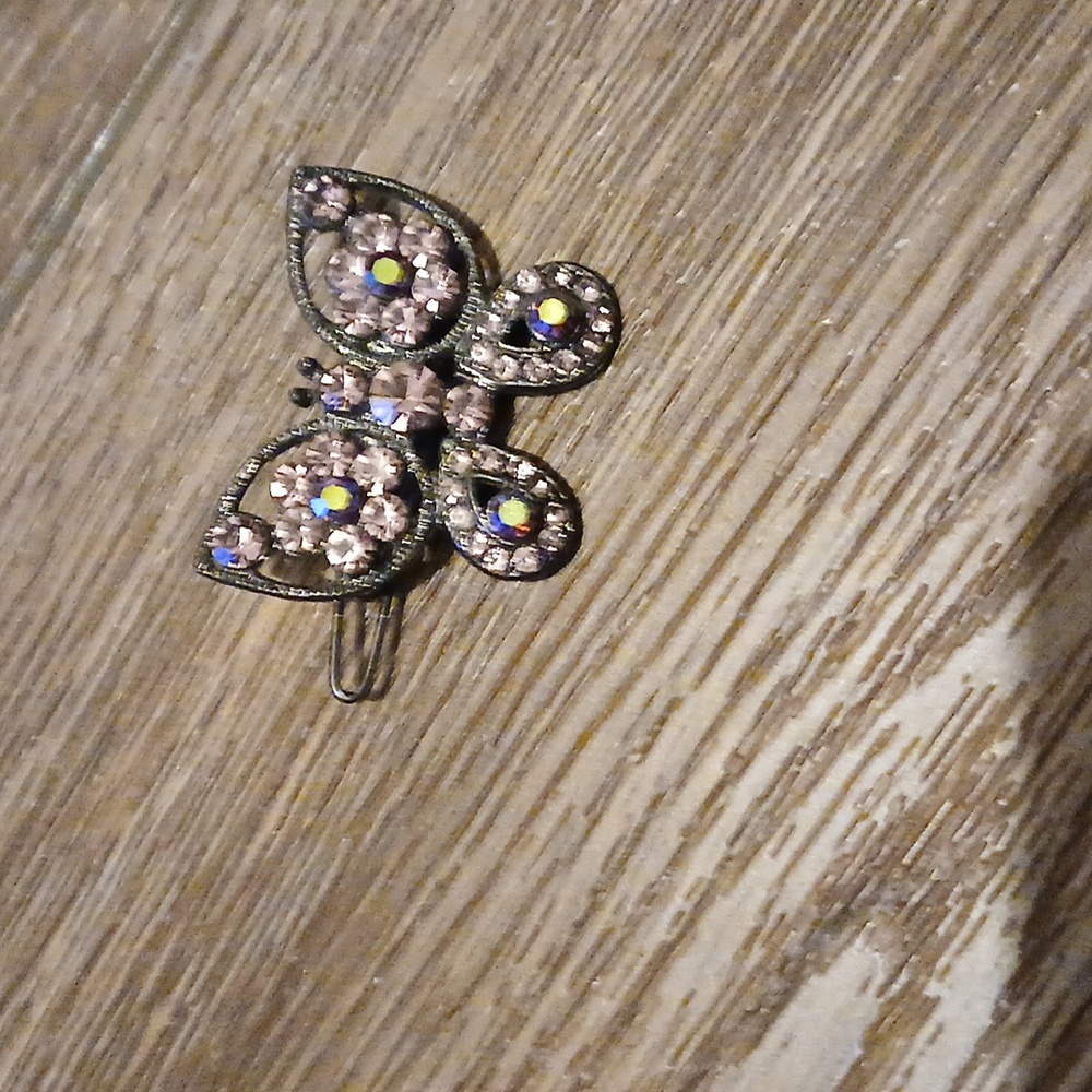 Butterfly‎ barette